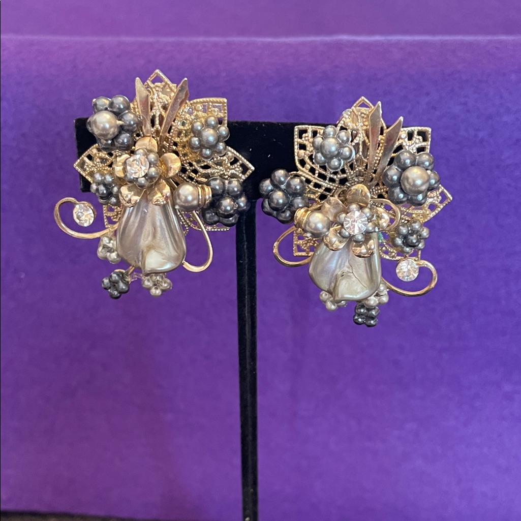 Coro Silver And Gold Floral Clip On Earrings 25$